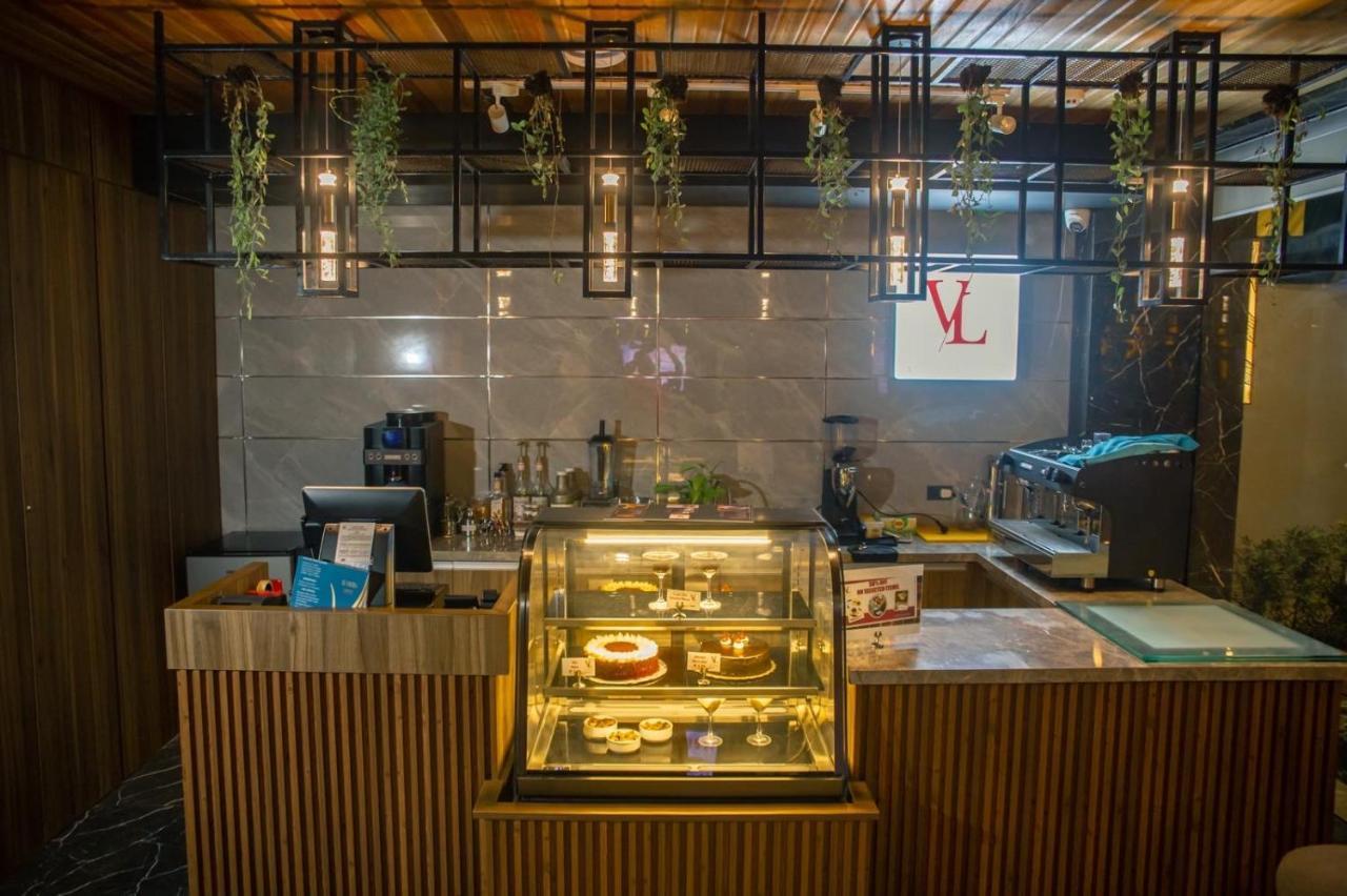 El Vistra Hotel Ángeles Extérieur photo