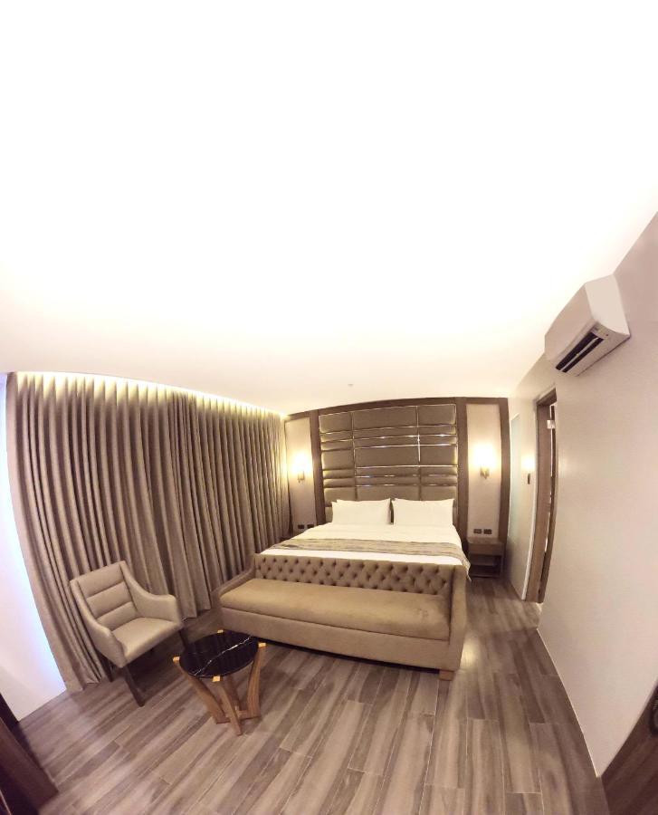 El Vistra Hotel Ángeles Extérieur photo