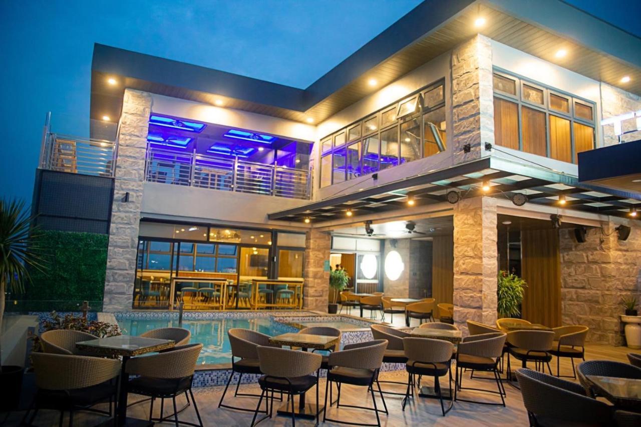 El Vistra Hotel Ángeles Extérieur photo